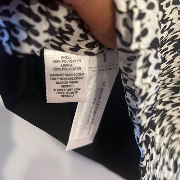 LOFT black n white sleeveless top with elastic waist - Picture 7 of 15